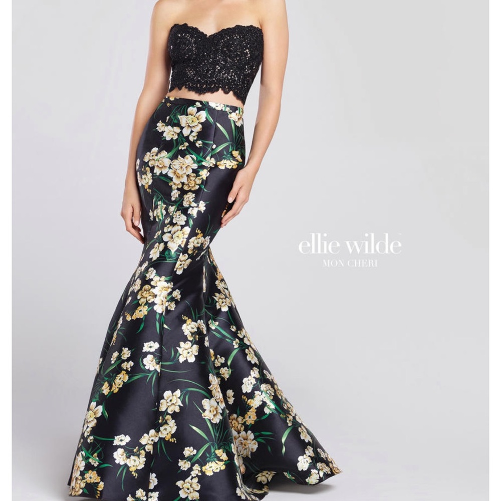 Ellie Wilde mermaid style Prom dress. 2 piece set.